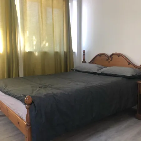 Double Room With Private Bathroom In A 2-Bedrooms House London Exterior photo