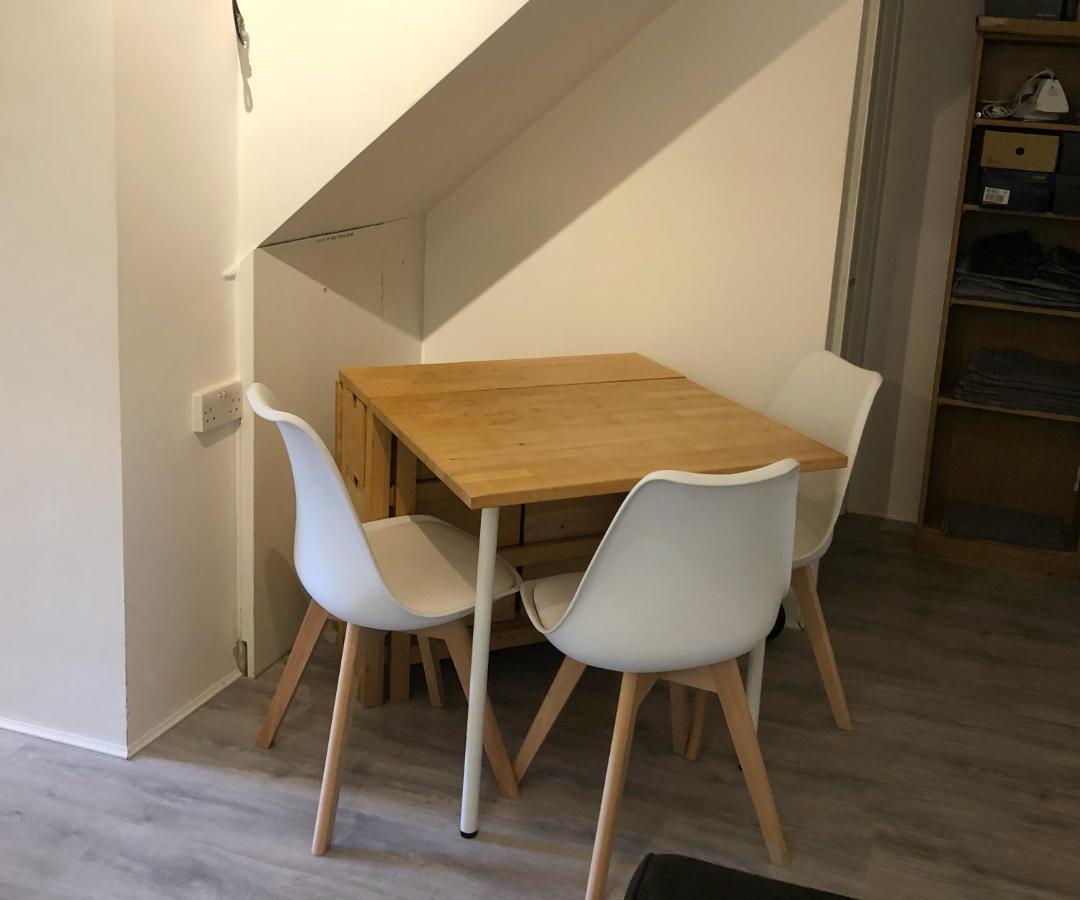 Homestay Double With Private Bathroom In A 2-bedrooms House *